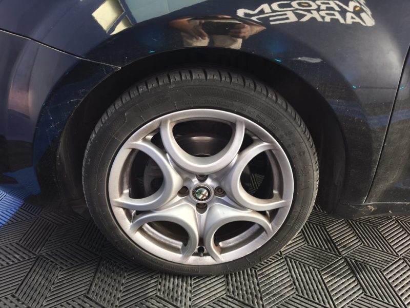 ALFA ROMEO ALFA ROMEO MITO 1.6 JTDM EXCLUSIVE 120 Cv REGULATEUR DE VITESSE - CLIMATISATION - CUIR - RADAR ARRIERE  2012