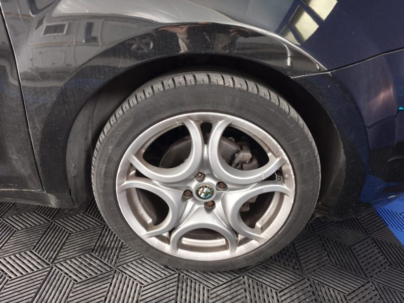 ALFA ROMEO ALFA ROMEO MITO 1.6 JTDM EXCLUSIVE 120 Cv REGULATEUR DE VITESSE - CLIMATISATION - CUIR - RADAR ARRIERE  2012