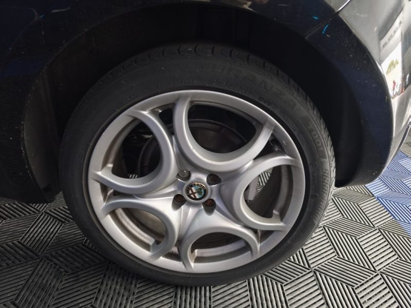 ALFA ROMEO ALFA ROMEO MITO 1.6 JTDM EXCLUSIVE 120 Cv REGULATEUR DE VITESSE - CLIMATISATION - CUIR - RADAR ARRIERE  2012