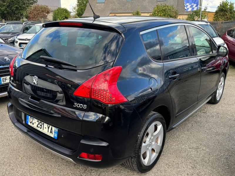 PEUGEOT 3008 1.6 HDi 112 Business Pac
