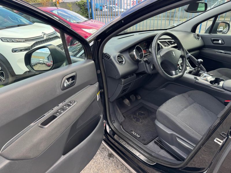 PEUGEOT 3008 1.6 HDi 112 Business Pac