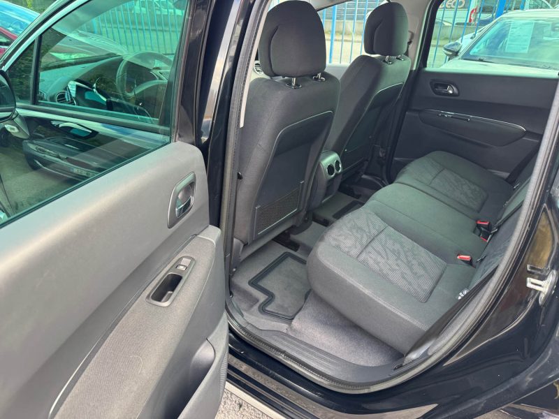 PEUGEOT 3008 1.6 HDi 112 Business Pac