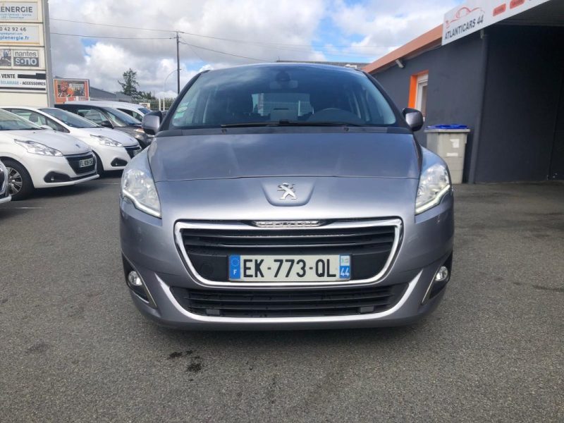 PEUGEOT 5008 2016