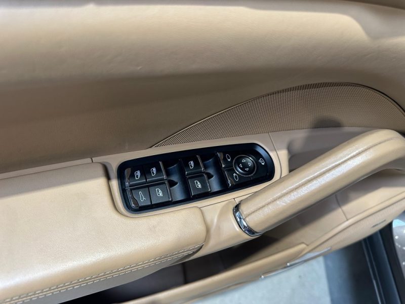 PORSCHE CAYENNE S Hybrid 3.0 V6 380CH / SUIVI COMPLET