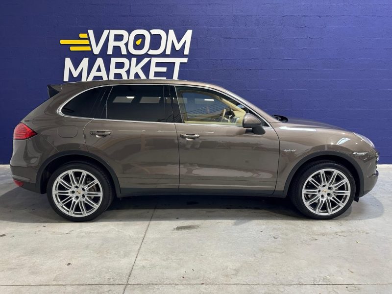 PORSCHE CAYENNE S Hybrid 3.0 V6 380CH / SUIVI COMPLET