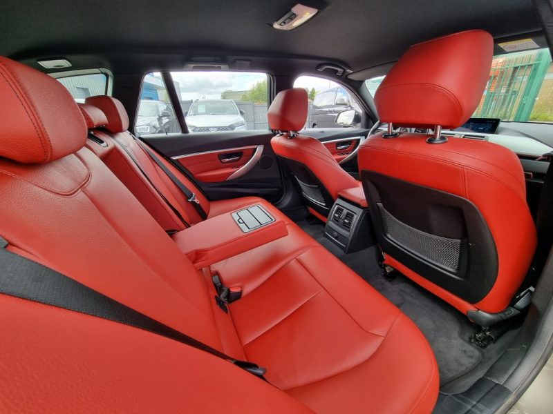 BMW Serie 3 330i Touring SportLine xDrive 252ch BVA8