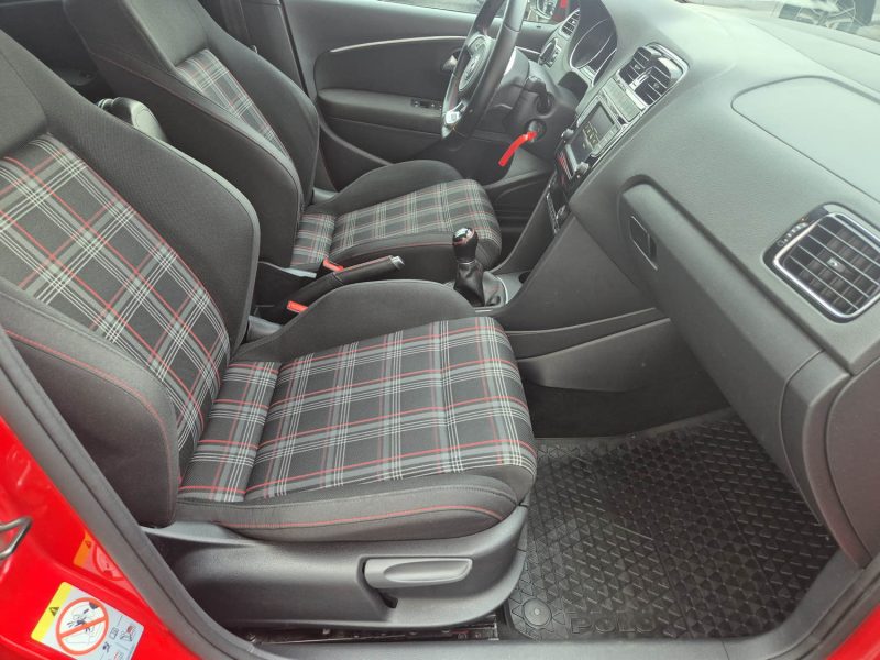 VOLKSWAGEN POLO 2017