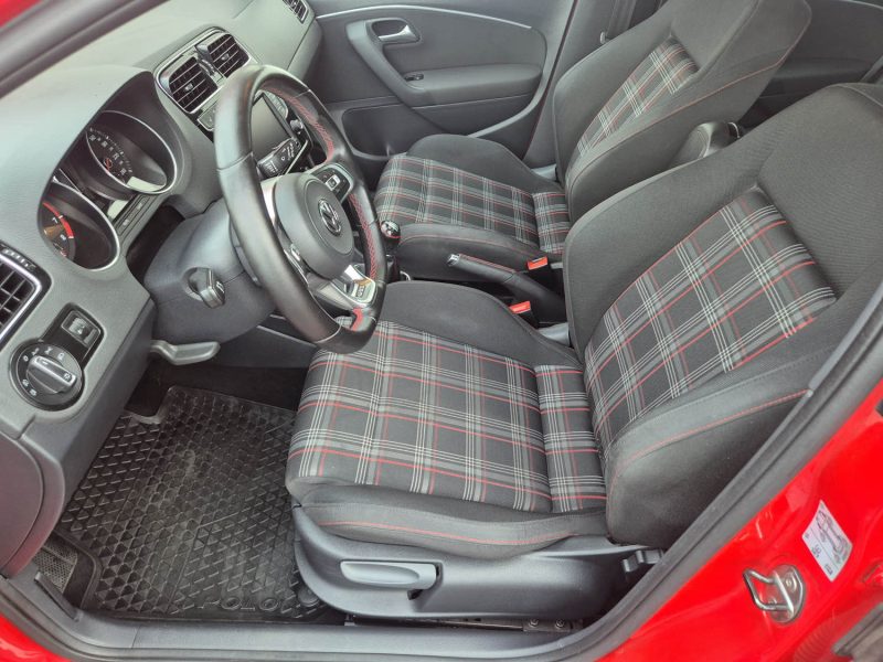 VOLKSWAGEN POLO 2017