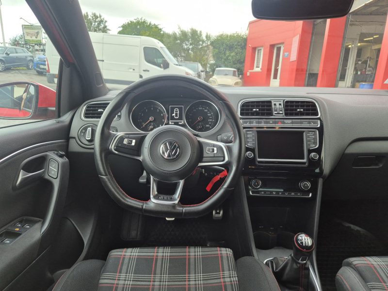 VOLKSWAGEN POLO 2017