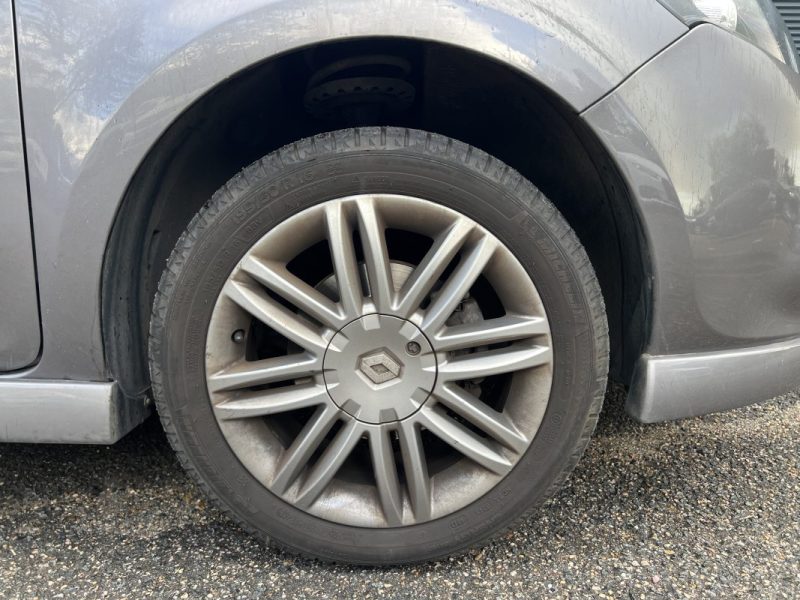 RENAULT CLIO GT 1.6 128cv - 2ème MAIN