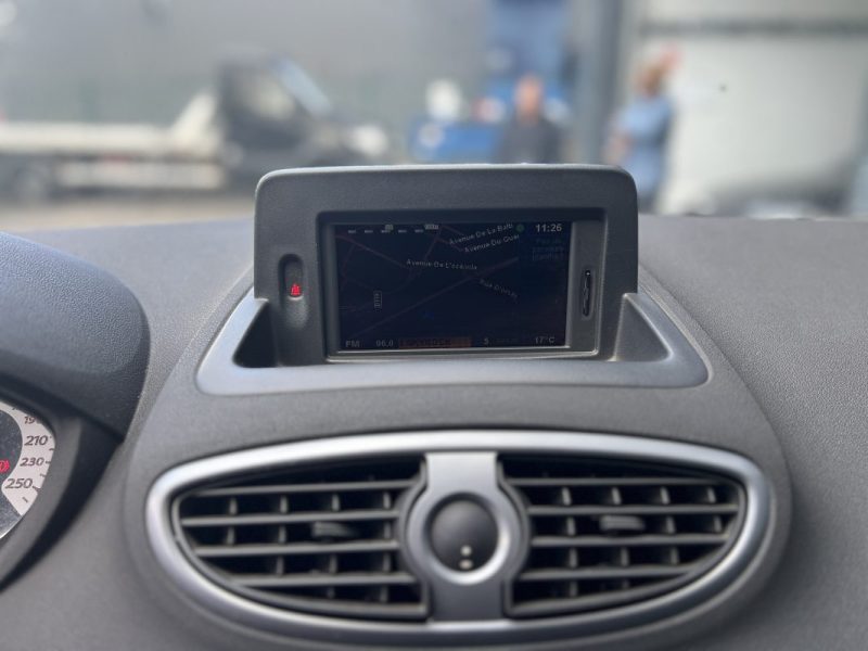 RENAULT CLIO GT 1.6 128cv - 2ème MAIN