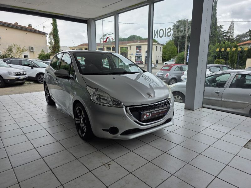 PEUGEOT 208 2014