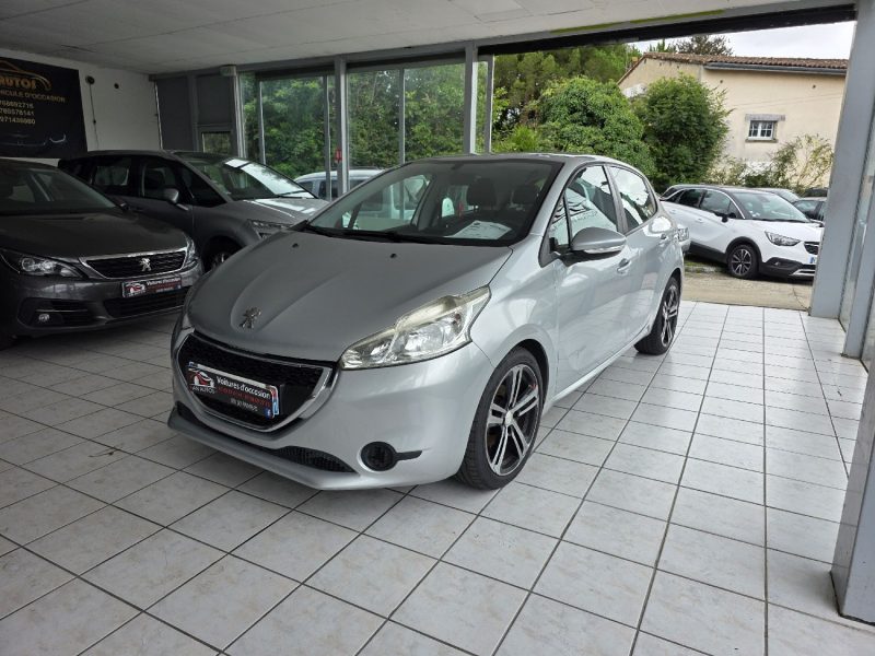 PEUGEOT 208 2014