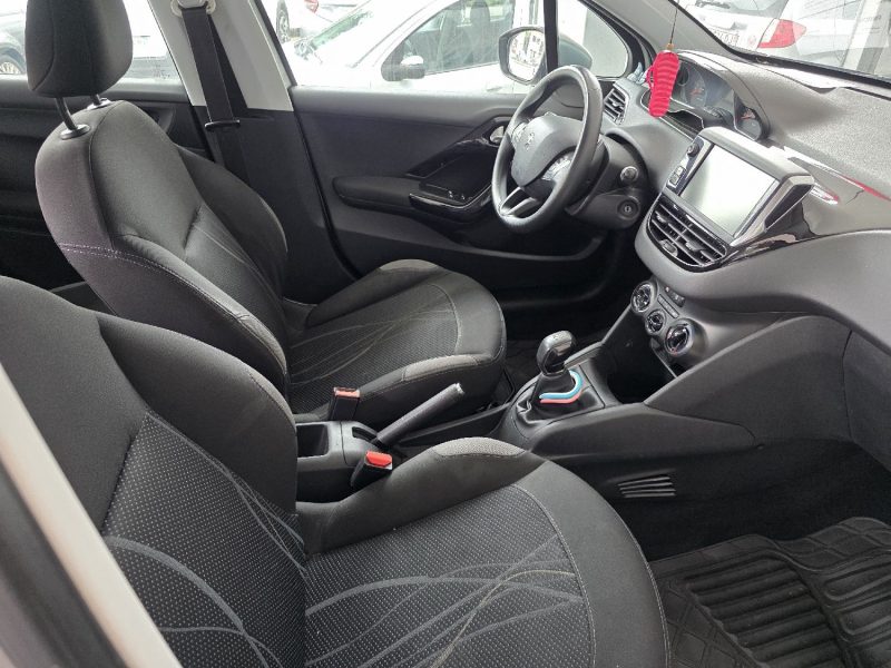 PEUGEOT 208 2014