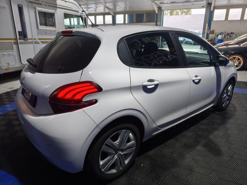 PEUGEOT PEUGEOT 208 1.2  FINITION SIGNATURE - REGULATEUR DE VITESSE - CLIMATISATION - BLUETOOTH  2019