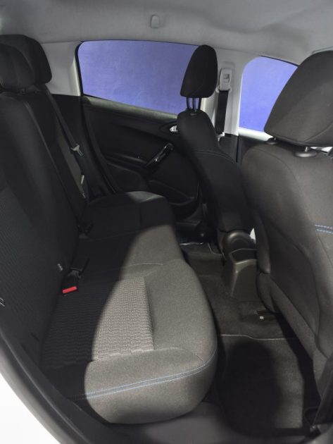 PEUGEOT PEUGEOT 208 1.2  FINITION SIGNATURE - REGULATEUR DE VITESSE - CLIMATISATION - BLUETOOTH  2019