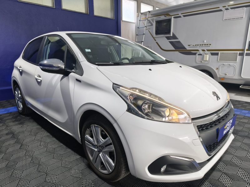 PEUGEOT PEUGEOT 208 1.2  FINITION SIGNATURE - REGULATEUR DE VITESSE - CLIMATISATION - BLUETOOTH  2019