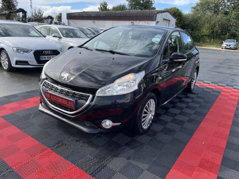 PEUGEOT 208 2013