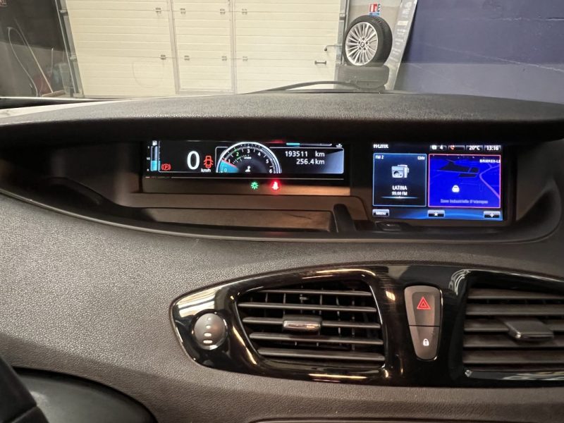 RENAULT MEGANE SCENIC 2015