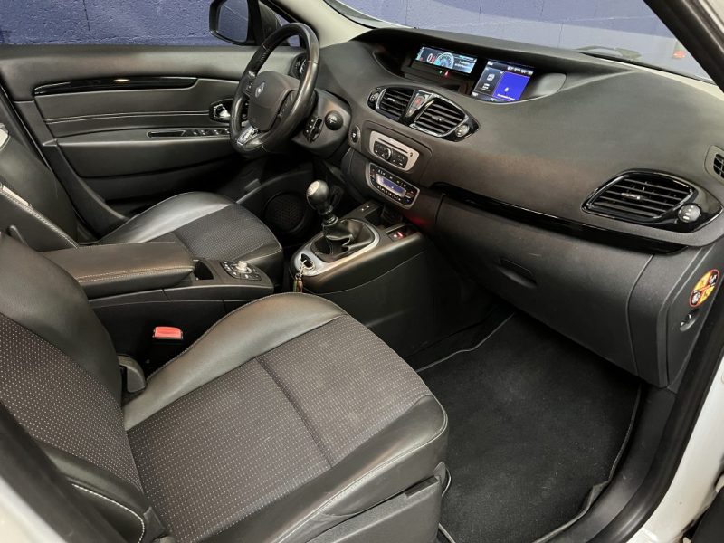 RENAULT MEGANE SCENIC 2015