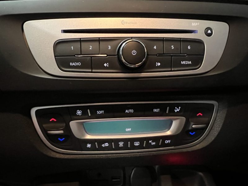 RENAULT MEGANE SCENIC 2015