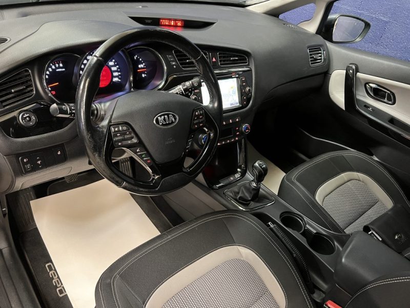 KIA CEE-D 2015