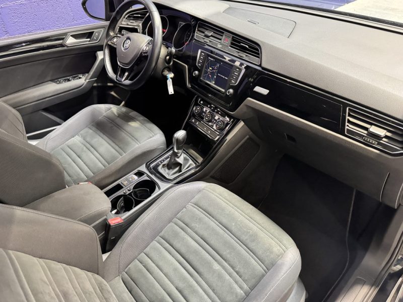 VOLKSWAGEN TOURAN 2017