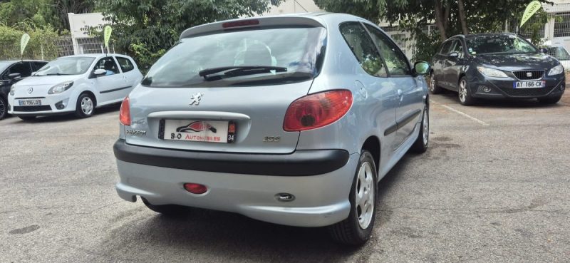 PEUGEOT 206 XR PRESENCE 1.4l i 75ch, *Idéale jeune conducteur*, *Clim auto*