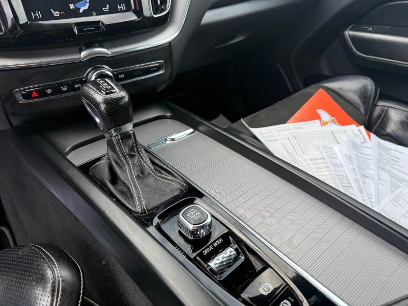 VOLVO XC60 D5 AWD 235CH R-DESIGN GEARTRONIC GARANTIE