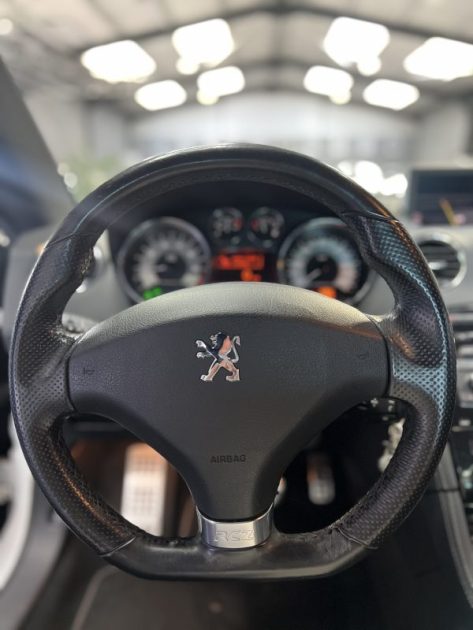 Peugeot RCZ 1.6 THP 156ch - Sièges chauffants - Cuir - GPS - Climatisation automatique - Entretien