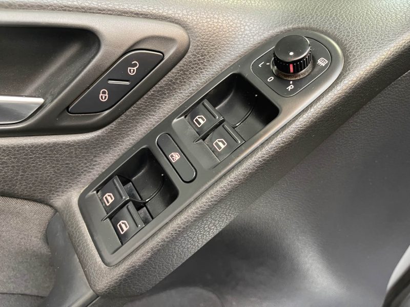 VOLKSWAGEN GOLF VI GARANTIE 12 MOIS 1.6 TDI 105ch BLUEMOTION TECHNOLOGY CONFORTLINE 5 PORTES