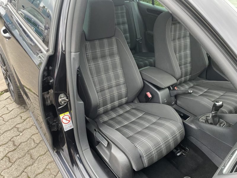 GOLF  GARANTIE 12 MOIS  6 2011