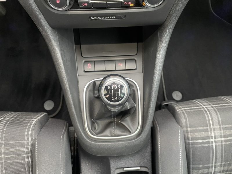 GOLF  GARANTIE 12 MOIS  6 2011