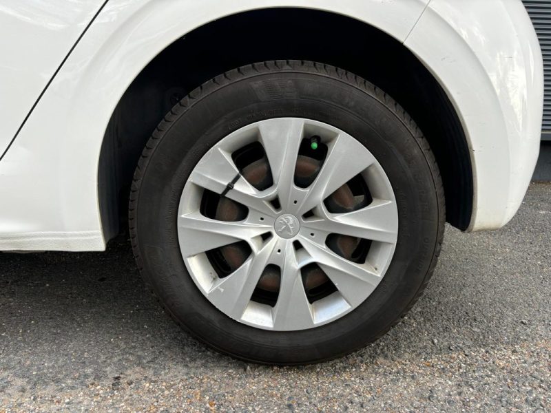 PEUGEOT 208 1.5 BLUEHDI 75cv BVM5
