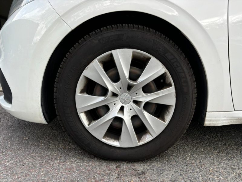 PEUGEOT 208 1.5 BLUEHDI 75cv BVM5