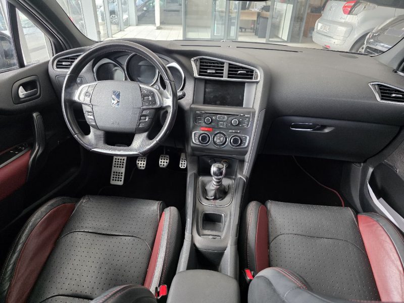 CITROEN DS4 1.6THP 200CH FINITION SPORT CHIC ANNEE 2011 86000KM