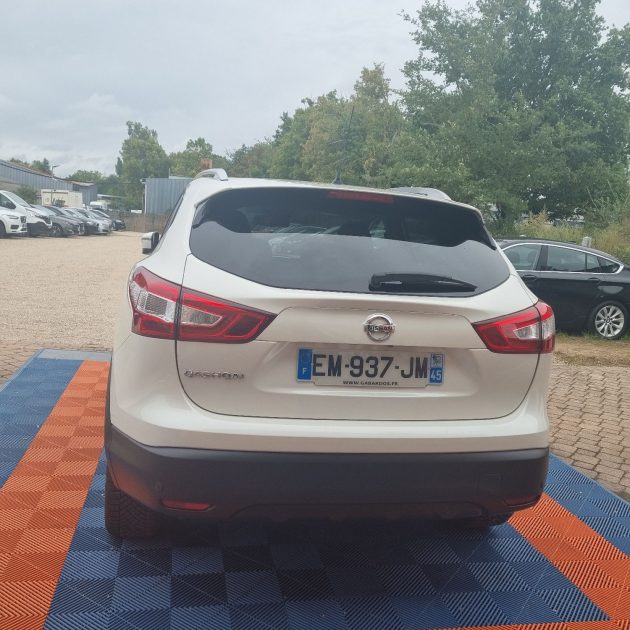 NISSAN QASHQAI 2016