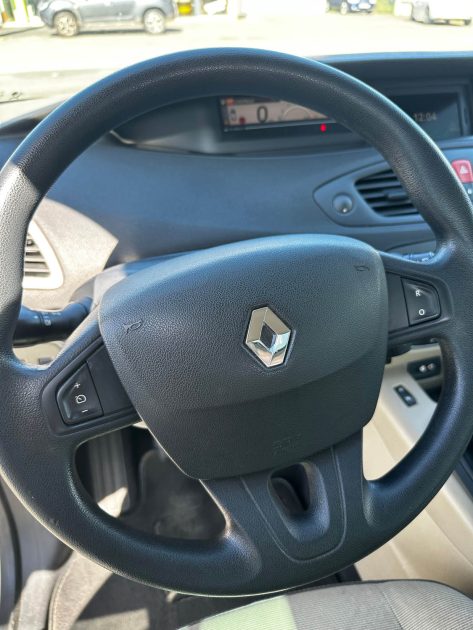 RENAULT GRAND SCENIC III 1.5 DCI 105