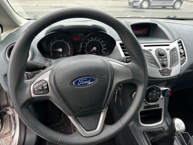 FORD FIESTA 1.2 i 60 essence CLIM 