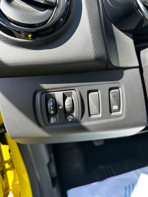 RENAULT CLIO TCE 90 essence CLIM