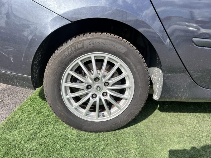 RENAULT LAGUNA 1.5 dCi 110ch FAP BLACK EDITION CHAMPION