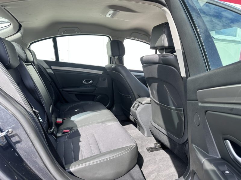 RENAULT LAGUNA 1.5 dCi 110ch FAP BLACK EDITION CHAMPION