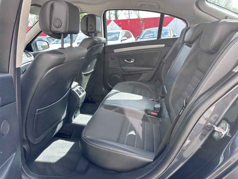 RENAULT LAGUNA 1.5 dCi 110ch FAP BLACK EDITION CHAMPION