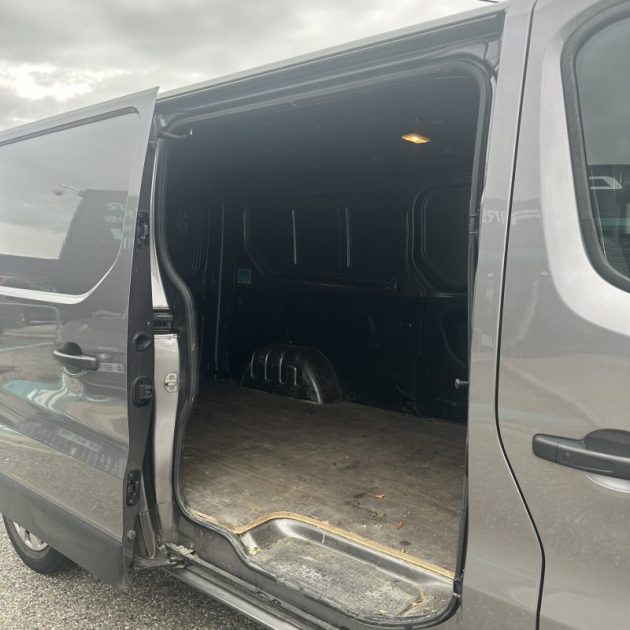 RENAULT TRAFIC L2H1 1200 1.6 dCi 125 ch Energy Grand Confort Garantie 12 Mois 