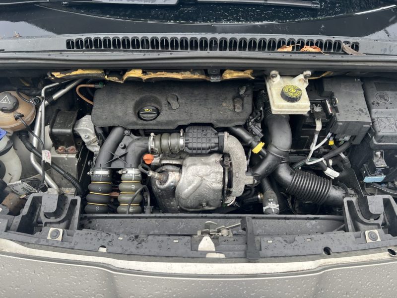 PEUGEOT 5008 - 1 2011