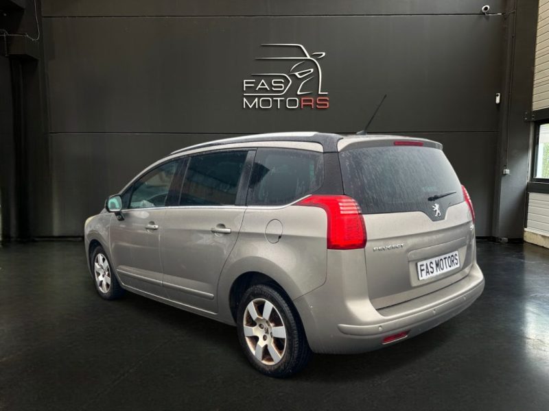PEUGEOT 5008 - 1 2011