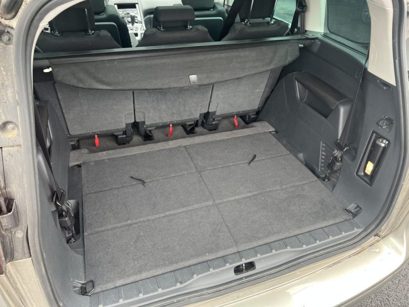 PEUGEOT 5008 - 1 2011