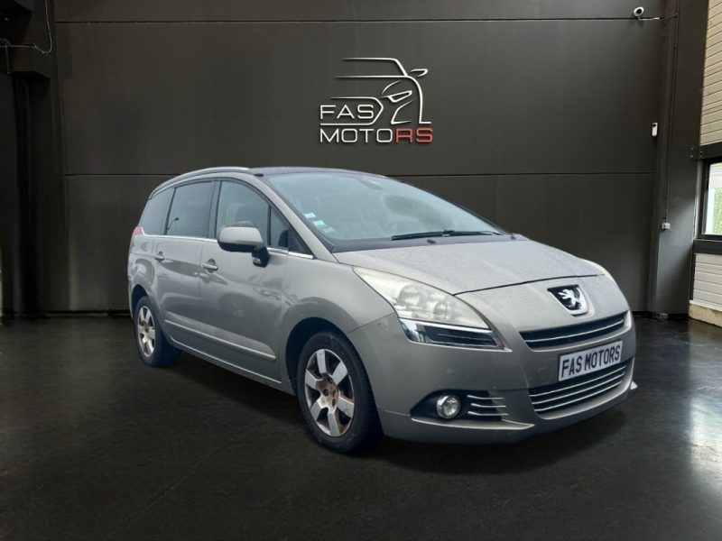 PEUGEOT 5008 - 1 2011
