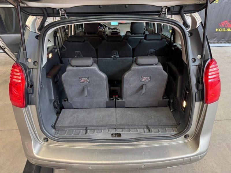 PEUGEOT 5008 1.6 HDi 112 Premium 