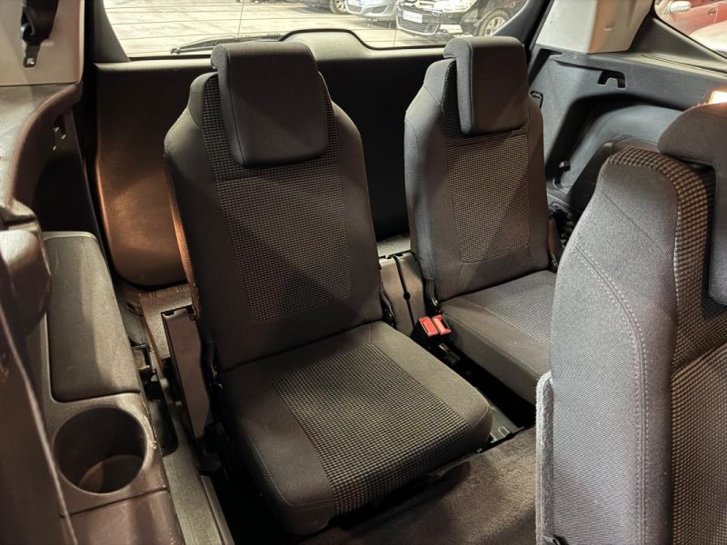 PEUGEOT 5008 1.6 HDi 112 Premium 